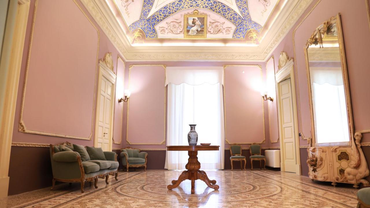 Palazzo Francesco Grassi Aradeo Exterior foto