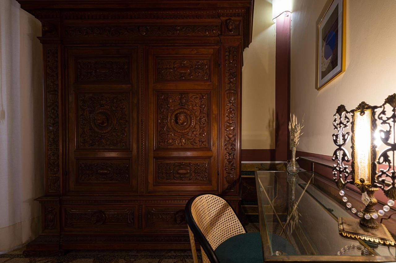 Palazzo Francesco Grassi Aradeo Exterior foto