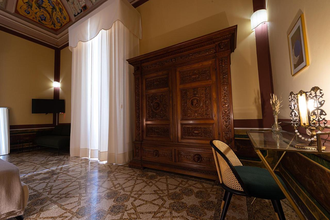 Palazzo Francesco Grassi Aradeo Exterior foto